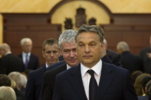 Polt még Orbán mögött